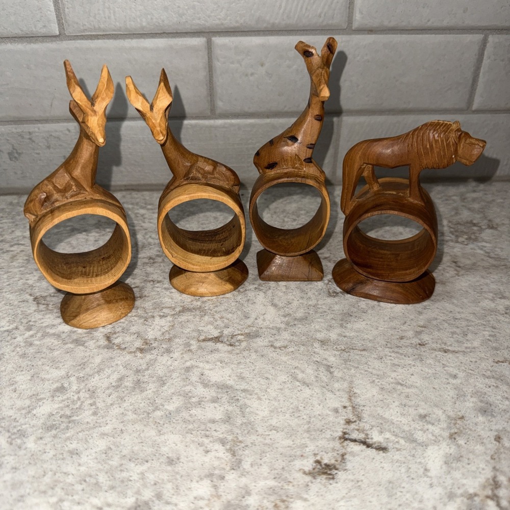 Set Of 4 Vintage Wood Carved Animal Napkin Rings Deer Giraffe Lion